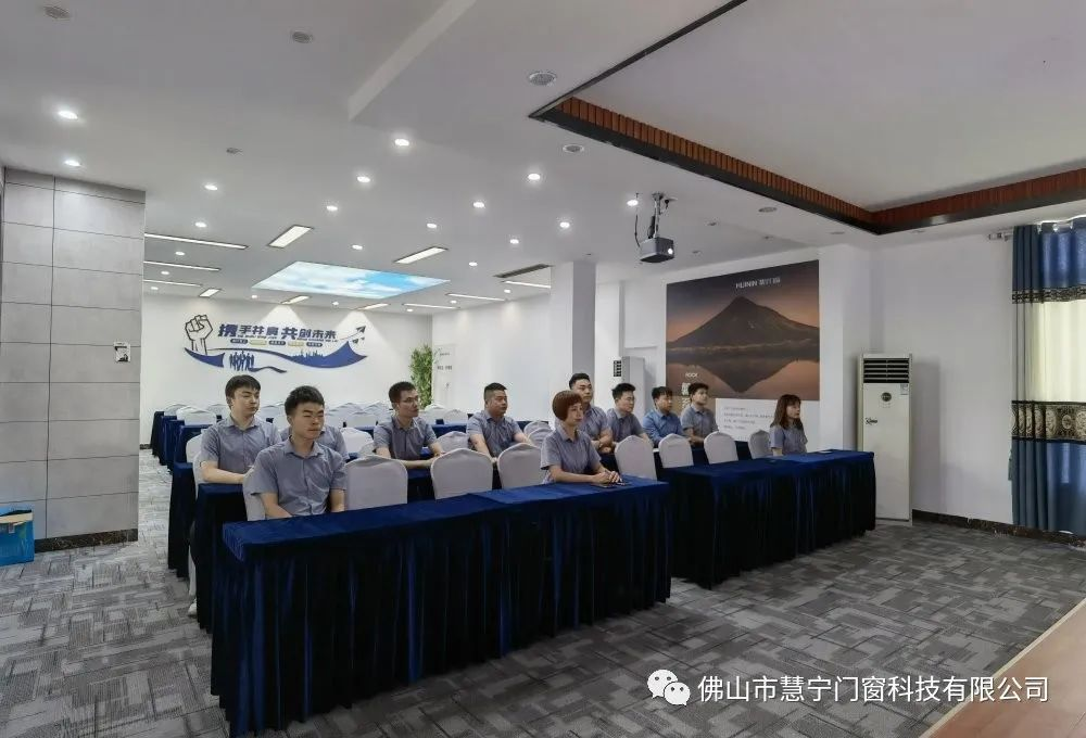 热烈庆祝中国共产党成立100周年